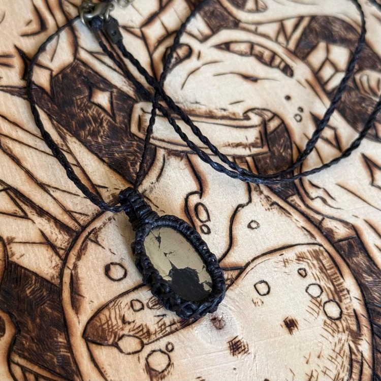 Apache Gold Örgü Kolye