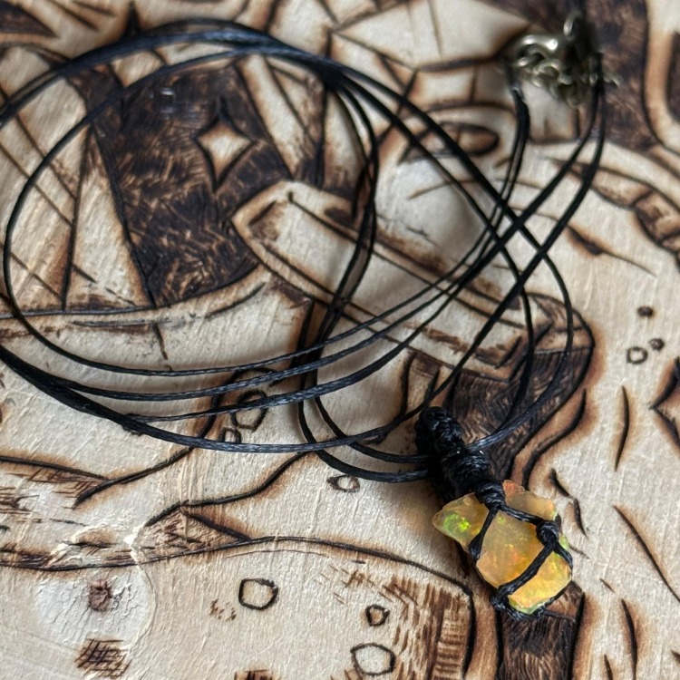 Opal Örgü Kolye (Küçük)