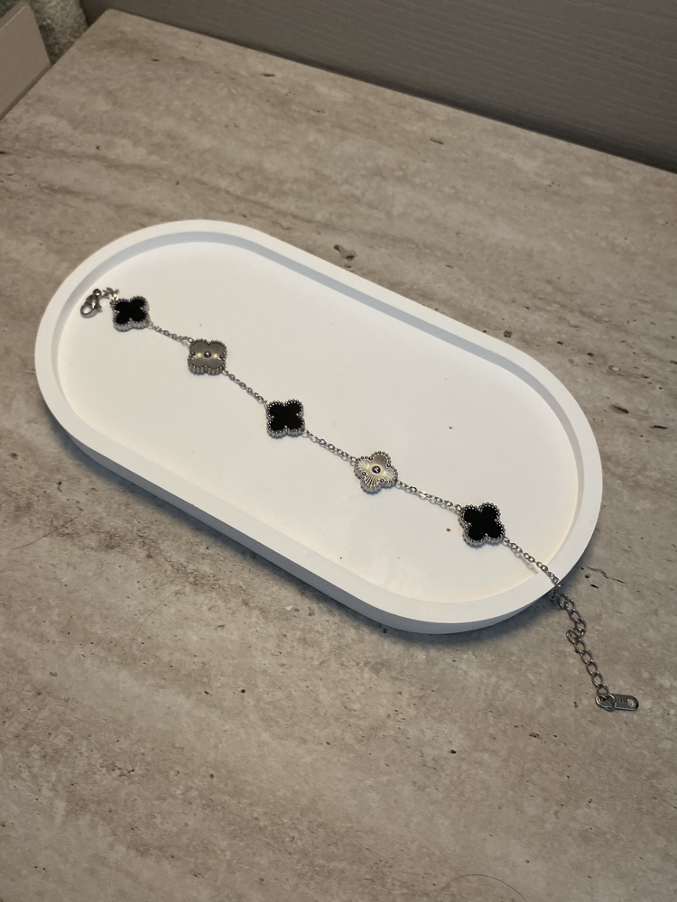 Siyah gümüş yonca model bileklik