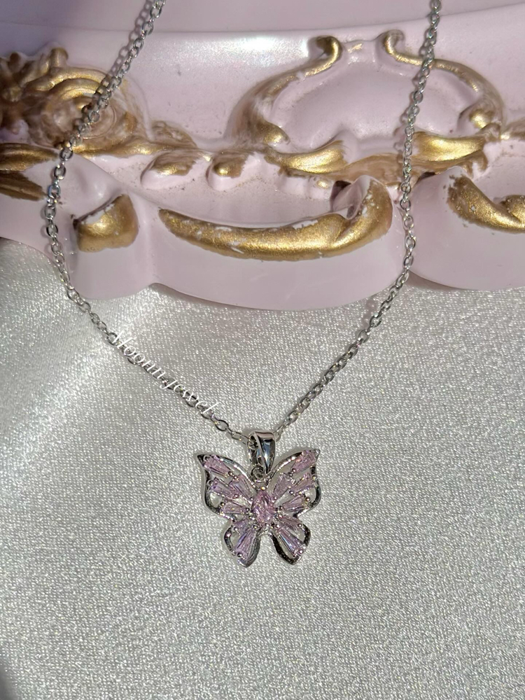 Pretty butterfly kolye