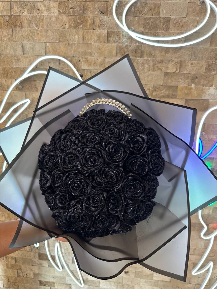 41'li Solmayan Gül Buketlerimiz