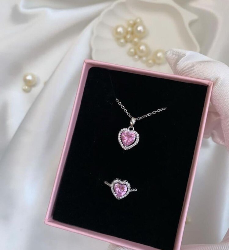love set pembe