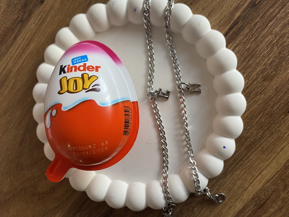 Sürpriz yumurtalı çift harf bileklik 