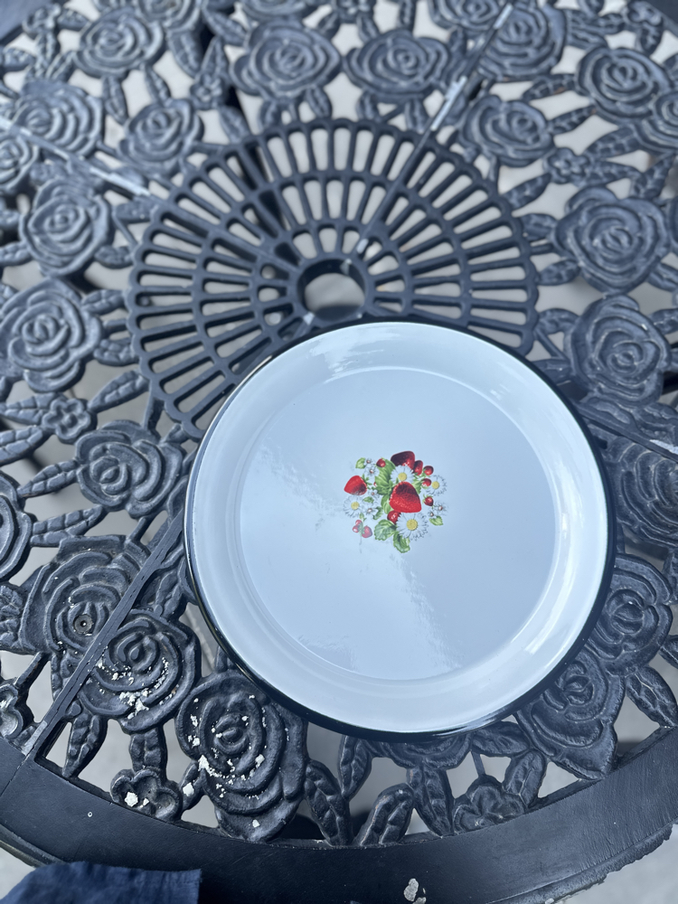 Emaye çilekli tepsi 28 cm