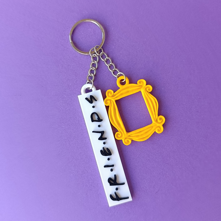 Friends Dizisi Anahtarlık Seti, Monica’nın Kapı Çerçevesi + Friends Logo