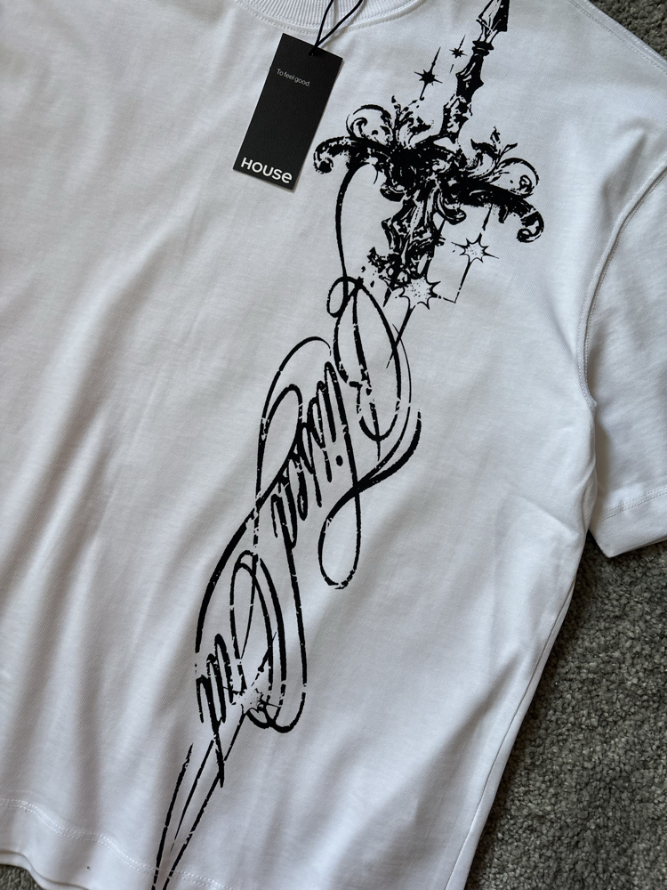 Italic Blade Tee