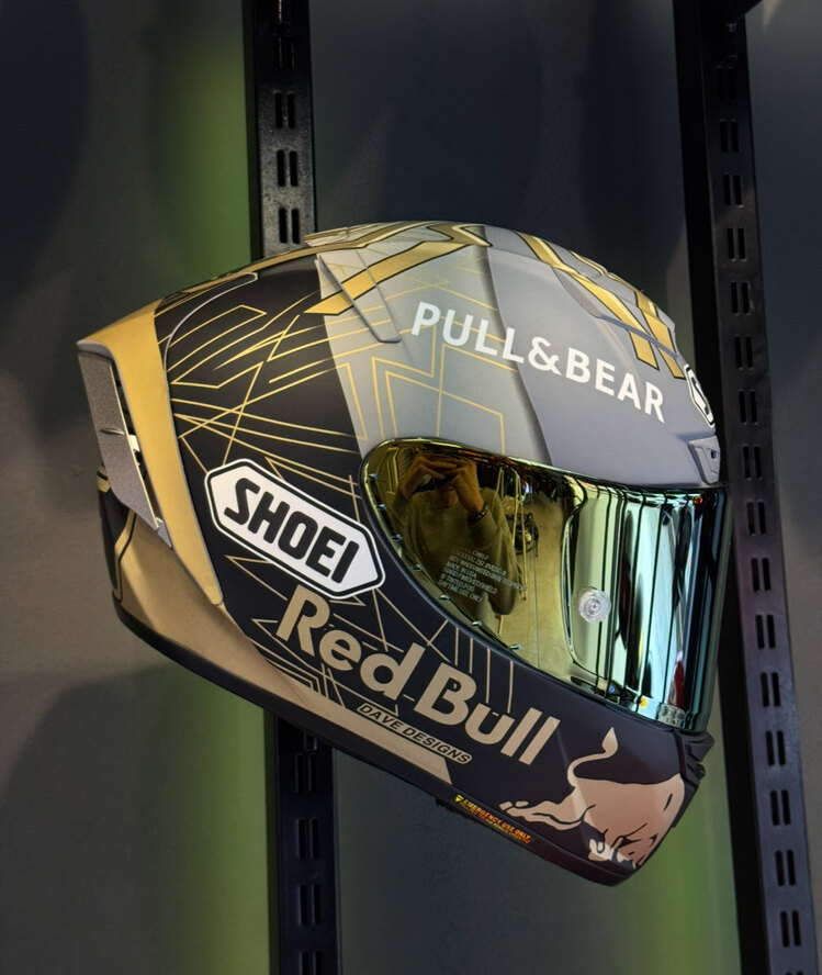 SHOEİ X13 GOLD REDBULL