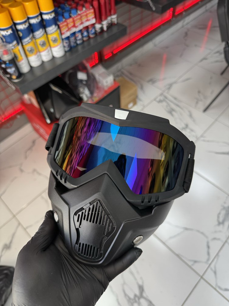 Renkli Cam Maske