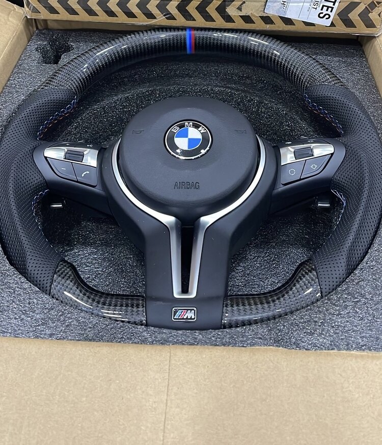BMW E Serisi M Performance Karbon Fiber D-Shape Direksiyon (E90-E91-E92-E93-E70-E71)