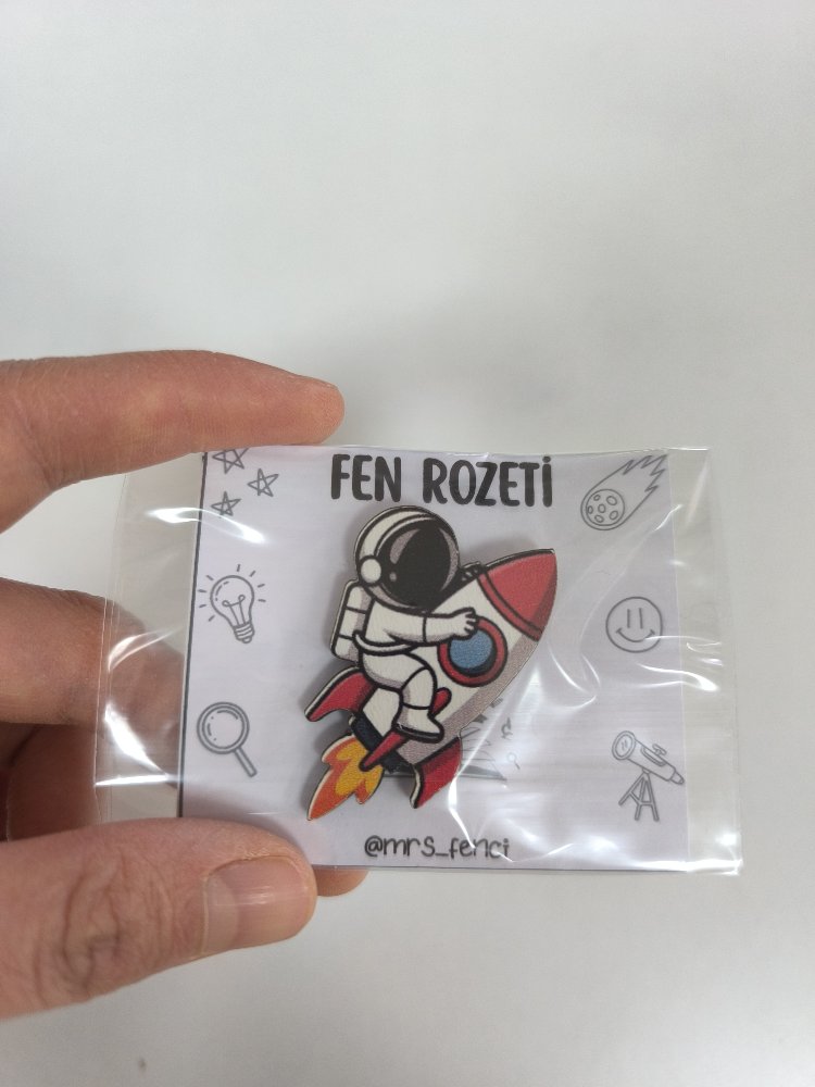 Astronot rokette rozet