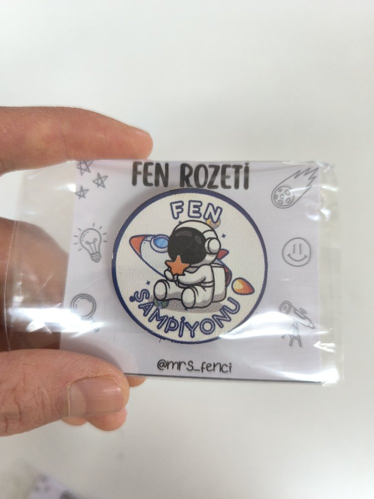 Fen şampiyonu rozeti 1.model