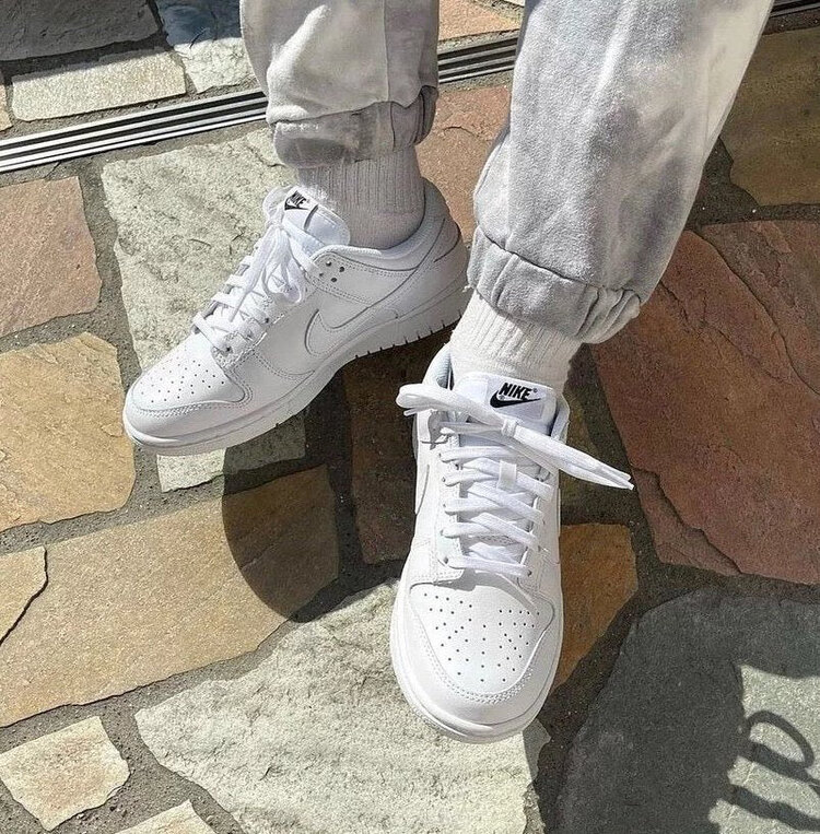 Nike Dunk Low Triple White