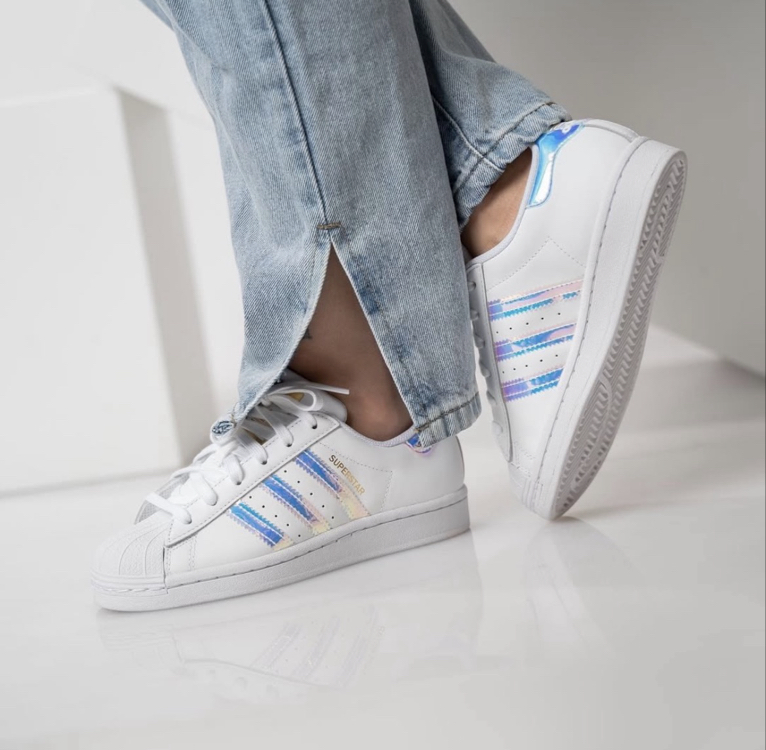 Adidas Süperstar “Hologram”