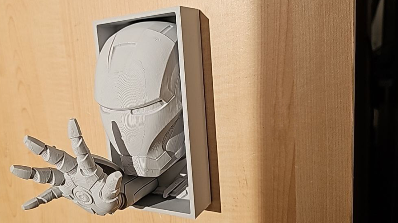 Iron Man Kitaplık Standı