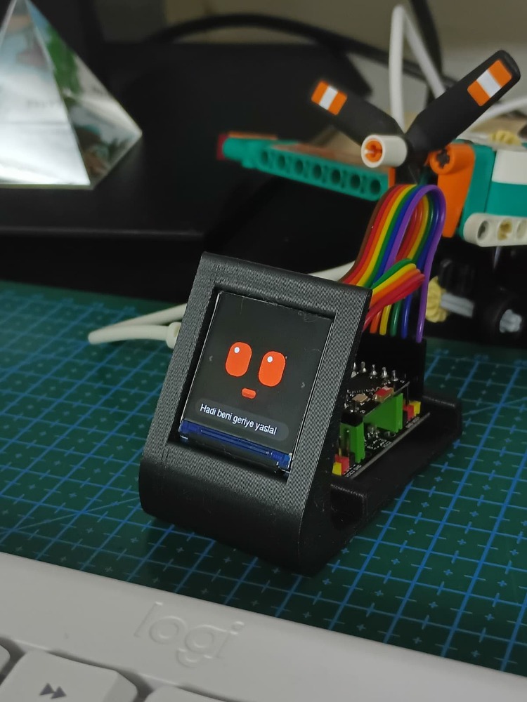 Refix v1 | Eğilerek Konuşan Masa Arkadaşın | ESP32-C3 Geliştirme Kiti
