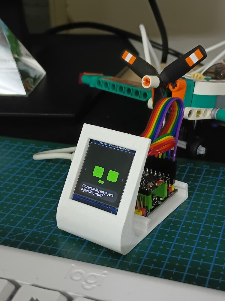 Refix v1 | Eğilerek Konuşan Masa Arkadaşın | ESP32-C3 Geliştirme Kiti