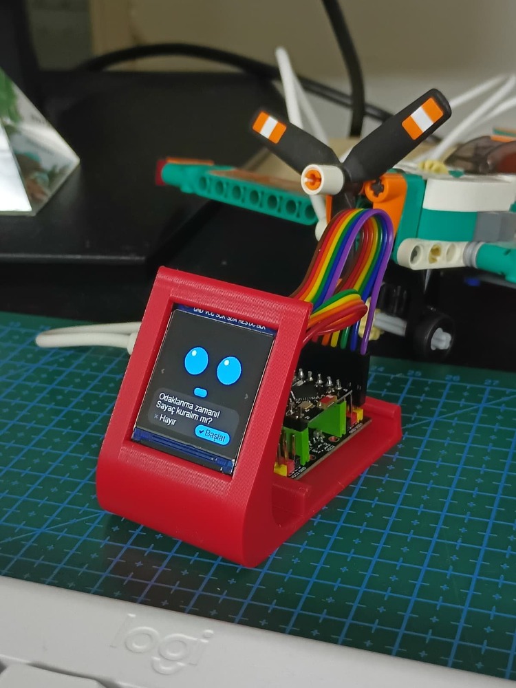 Refix v1 | Eğilerek Konuşan Masa Arkadaşın | ESP32-C3 Geliştirme Kiti
