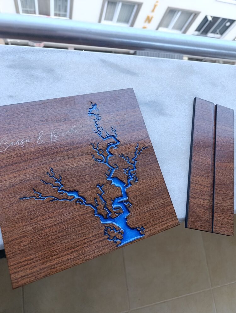 Kişiye Özel Epoxy Detaylı Masa Süsü