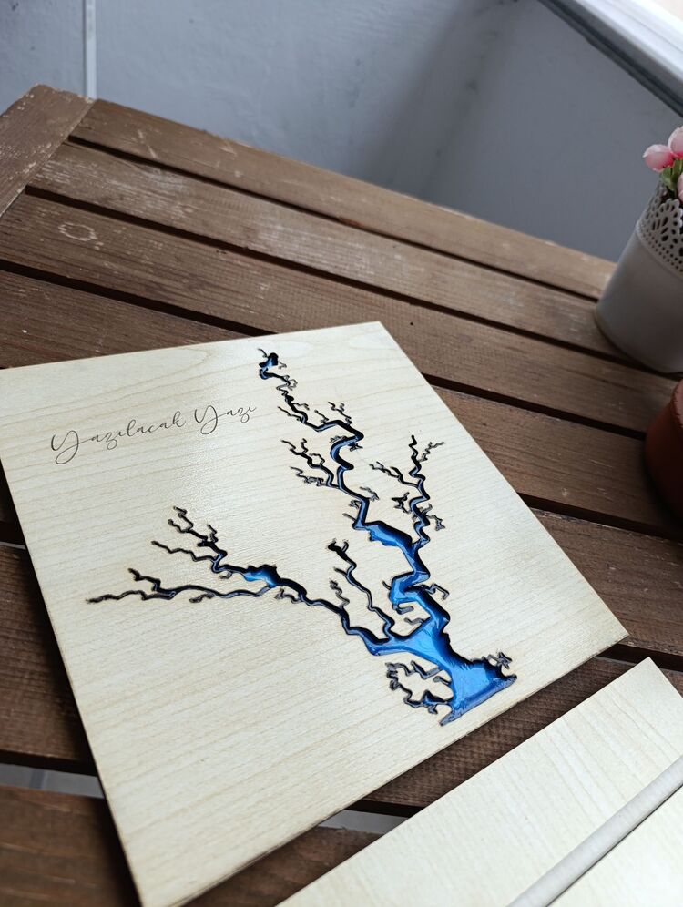 Kişiye Özel Epoxy Detaylı Masa Süsü