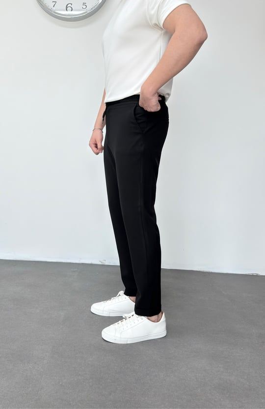 Siyah Jogger ile Zamansız Stil