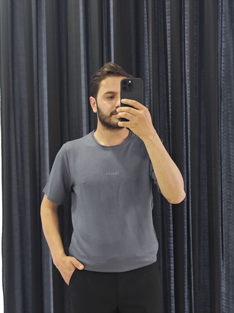 Şıklığın En Sade Hali: Gri Tişört