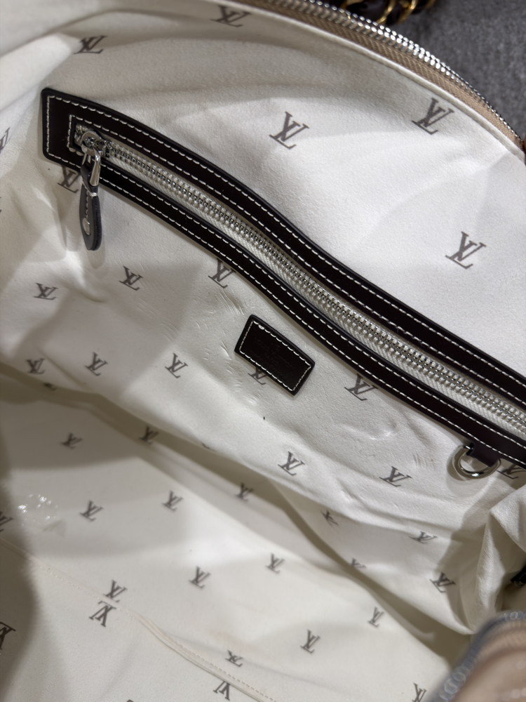 LV İTHAL PRMUM KALİTE VALİZ