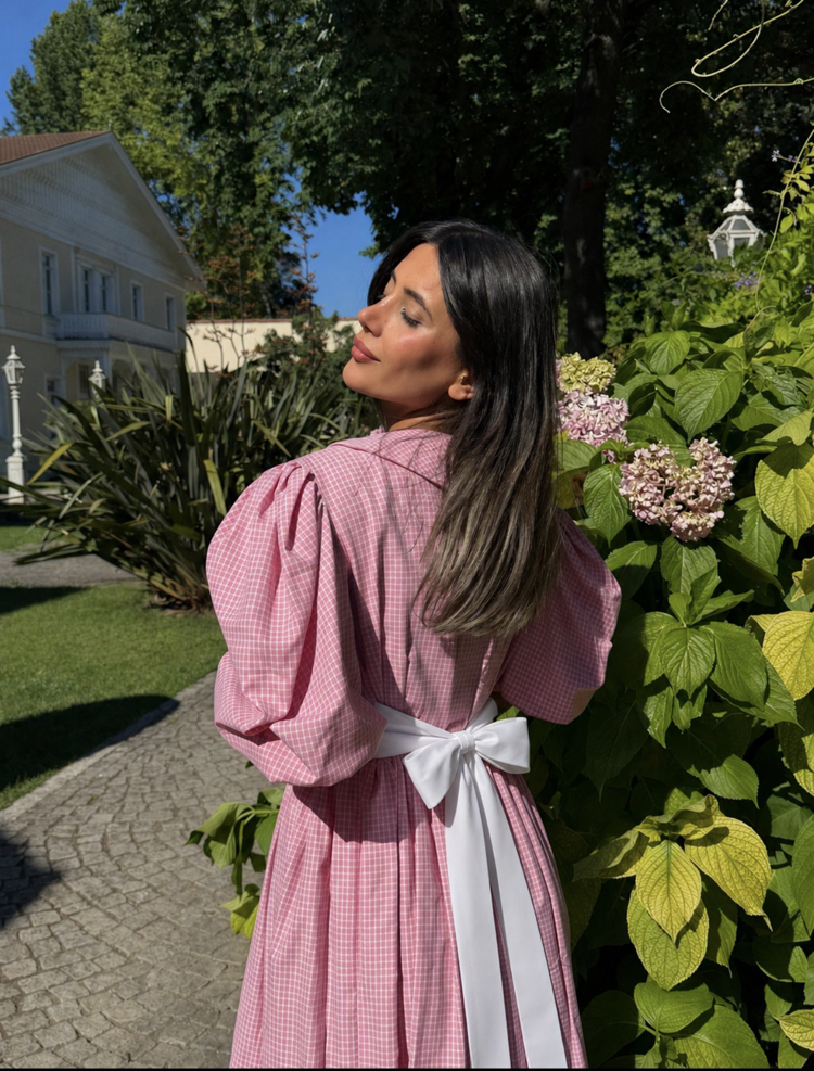 Pembe Yakalı Elbise 