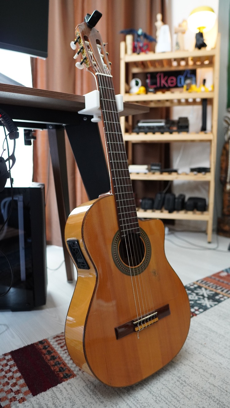 Masa kenarı gitar sehpası