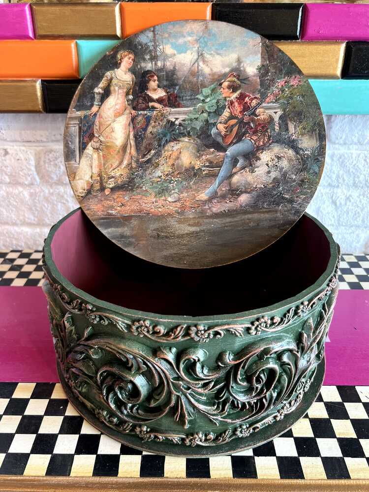 Tamamen El Boyaması Ahşap Kapaklı Kutu