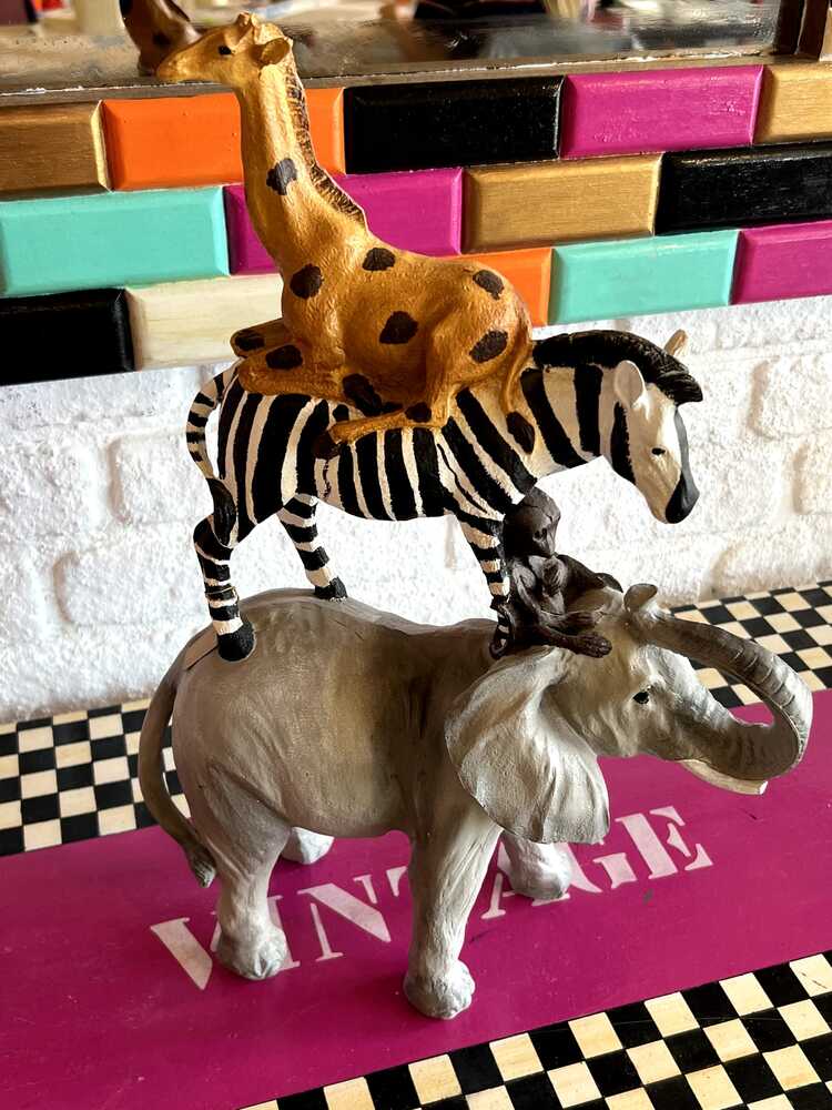 Tamamen El Boyaması Polyester Hayvan Figürü