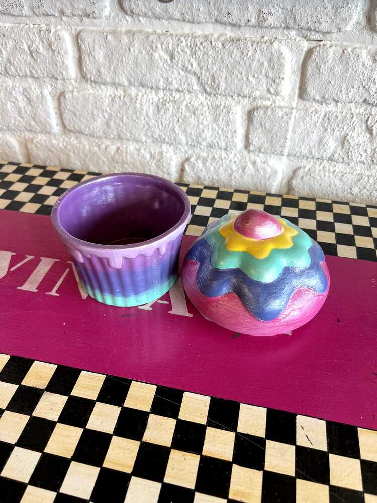 Tamamen El Boyaması Polyester Donut Kutu