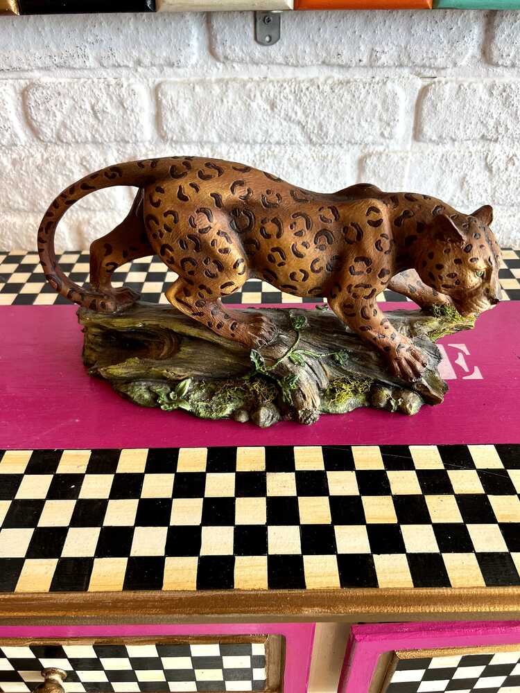 Tamamen El Boyaması Polyester Panter Figürü