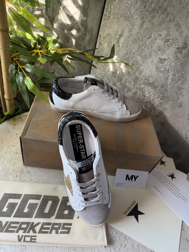 Golden Goose “Black/Gold” ⭐️