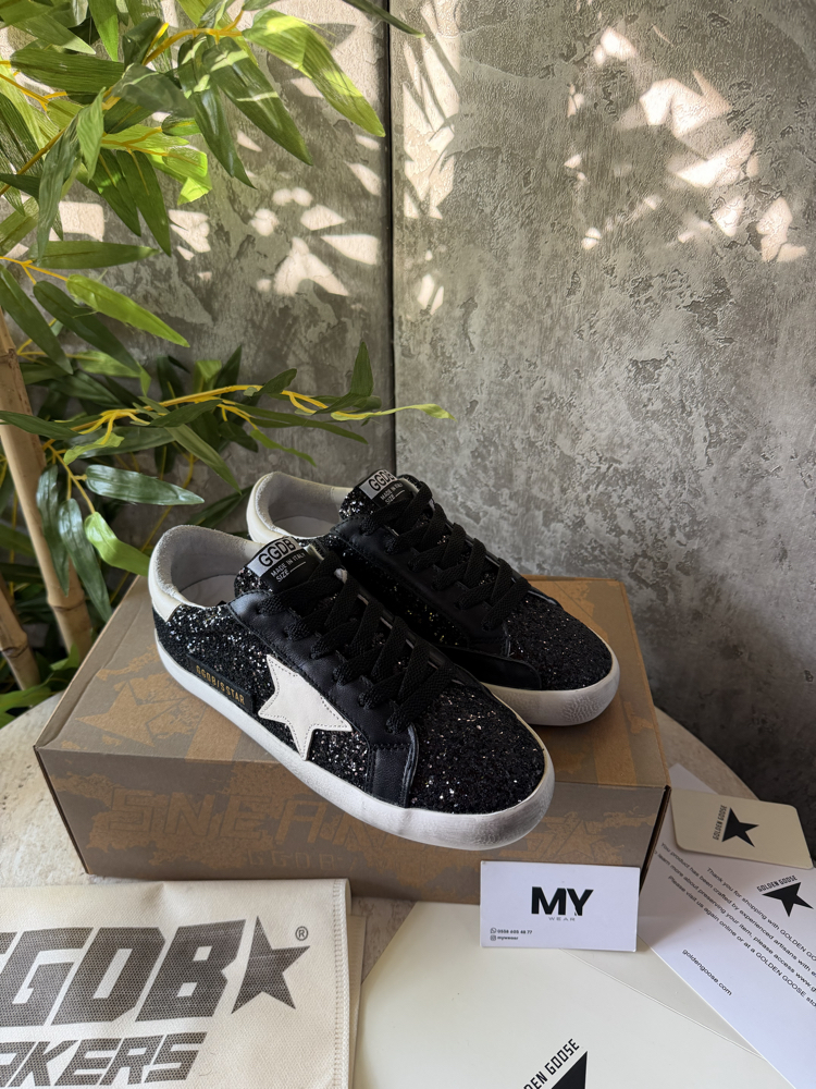 Golden Goose “Glitter Black” ⭐️