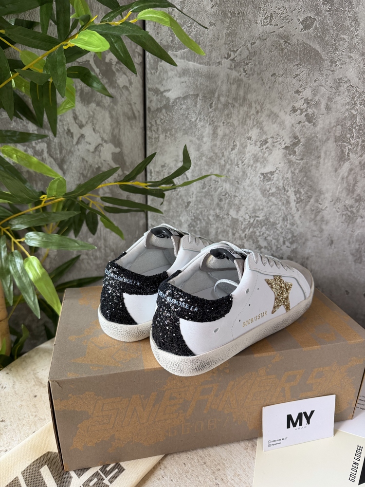 Golden Goose “Black/Gold” ⭐️