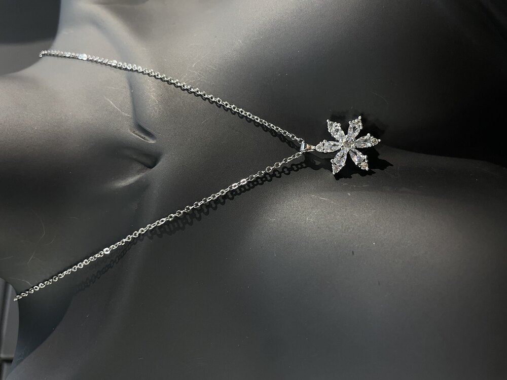 Silver Lotus Çiçeği Kolye