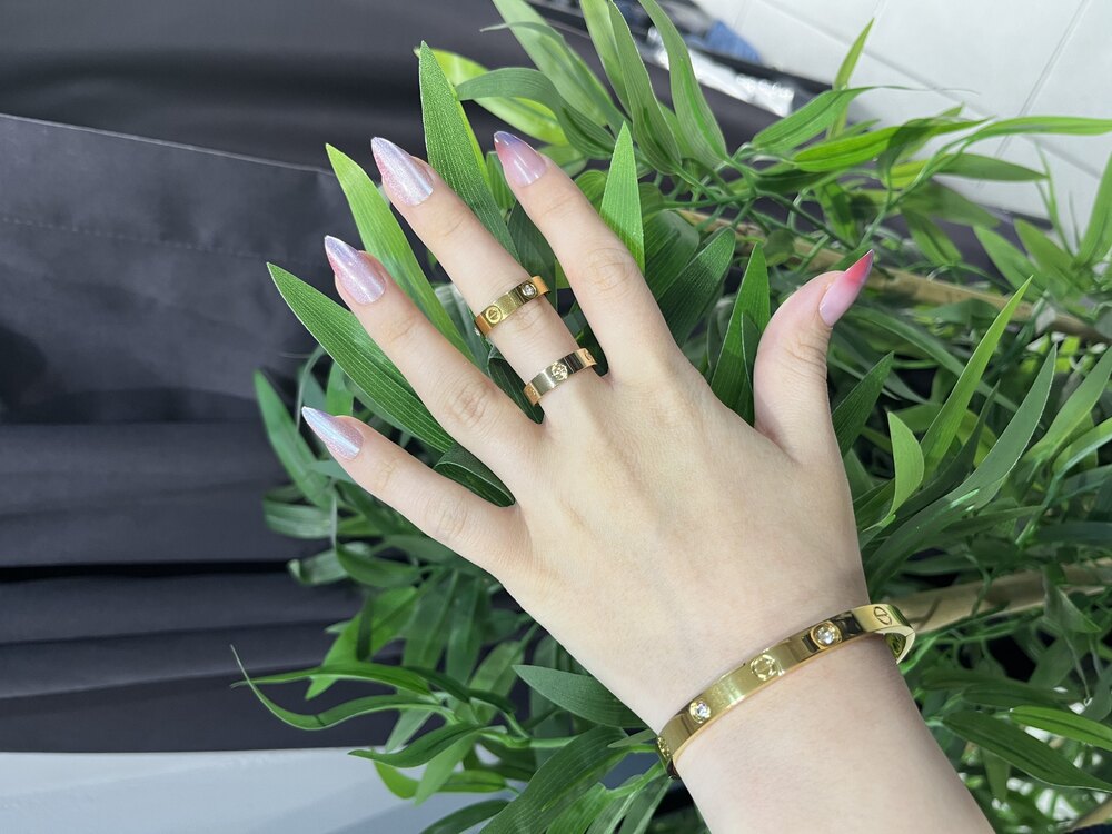Gold Cartier Yüzük