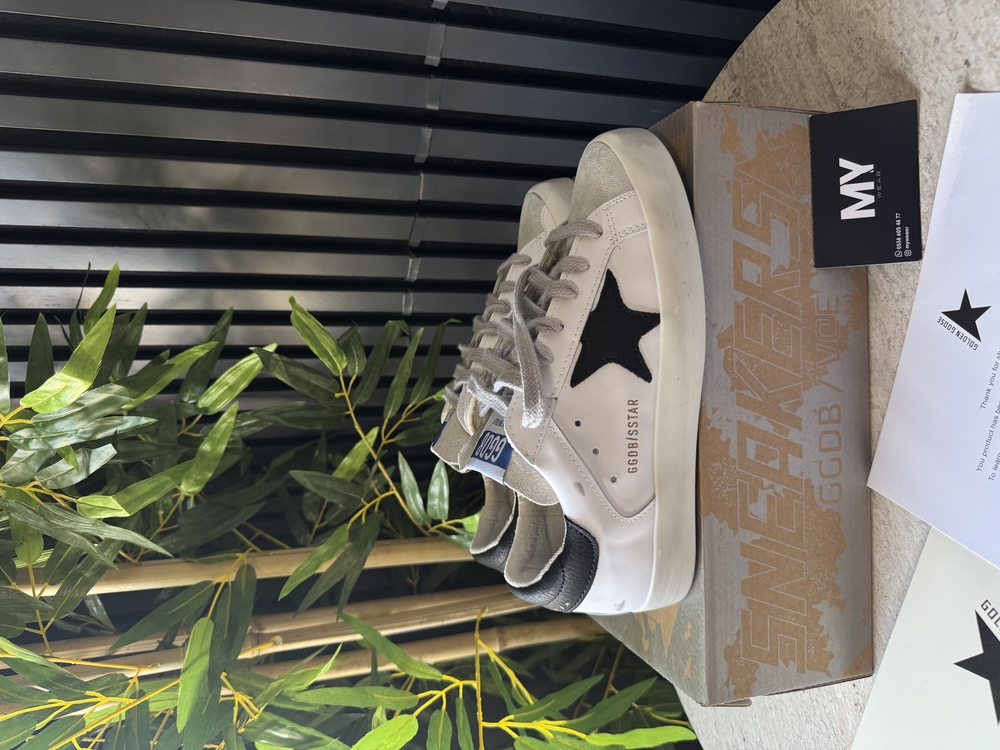 Golden Goose “White/Black” ⭐️