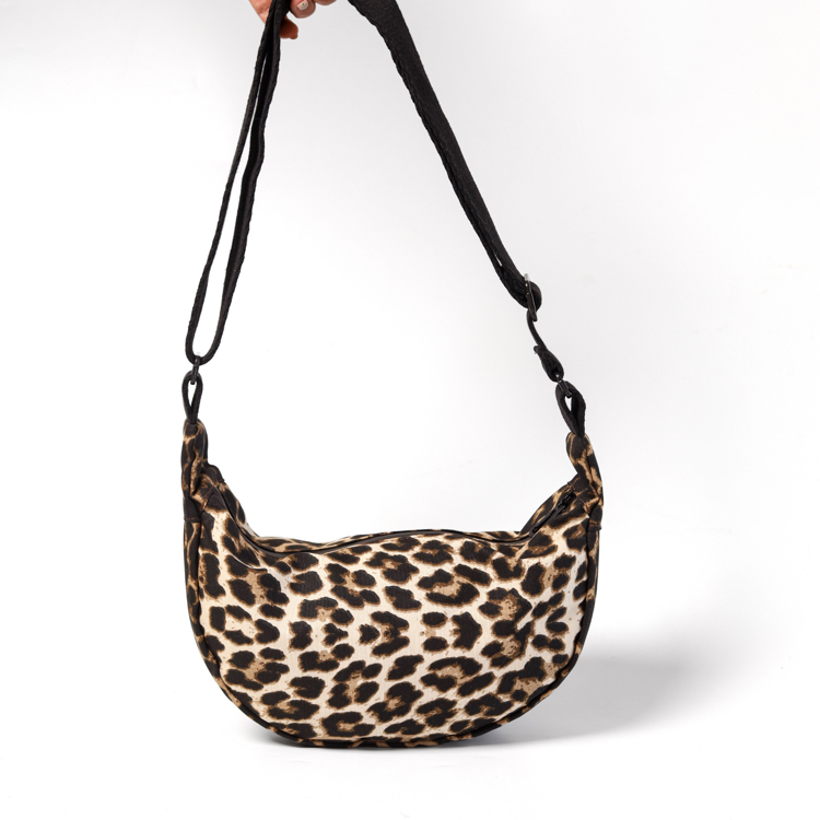 Uniq Brown Leo