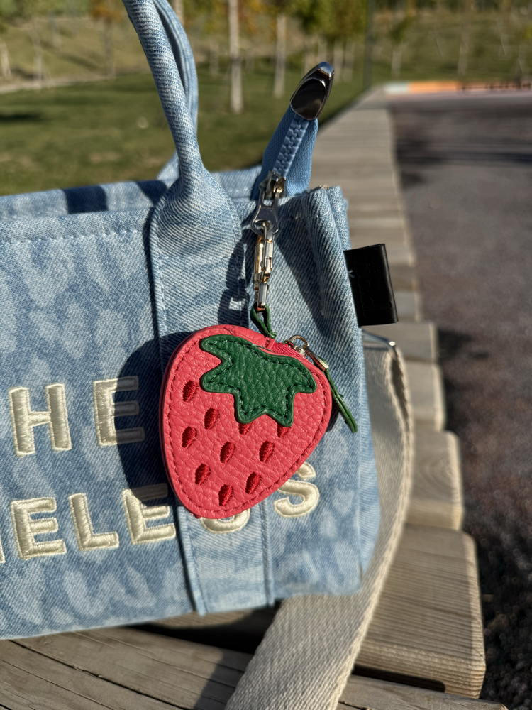 Charm Strawberry