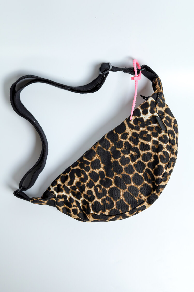 Uniq Brown Leo