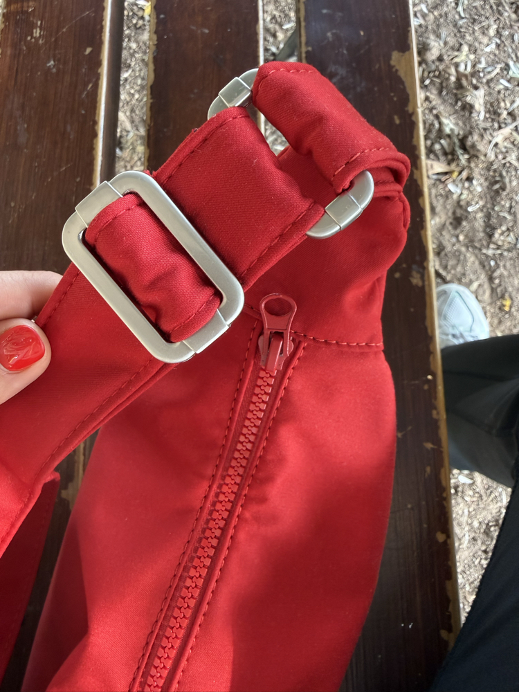 Uniq Red