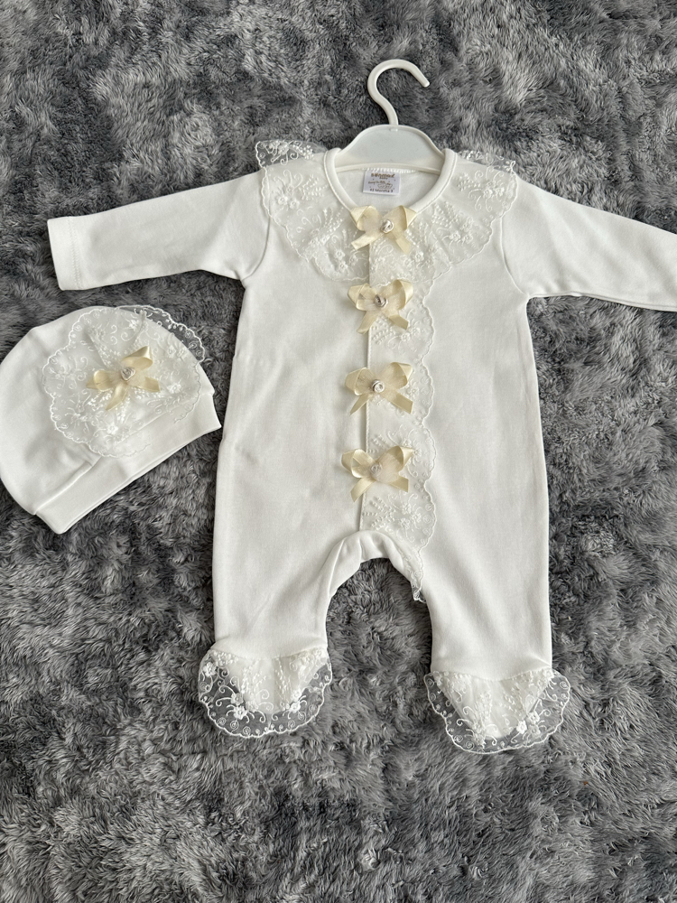 Kız Bebek Gold Detaylı ve Güpürlü Hastane Çıkışı Tulum Seti - 2 Parça