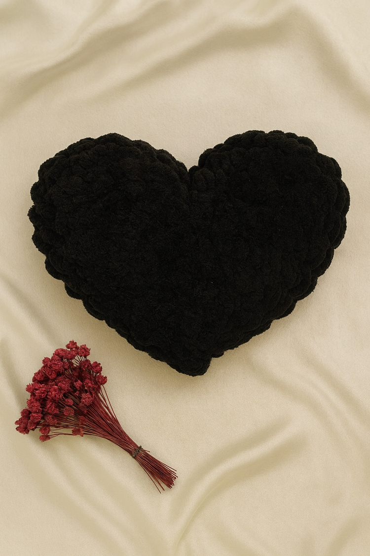 Black Heart – Puffy Kalpli Yastık 