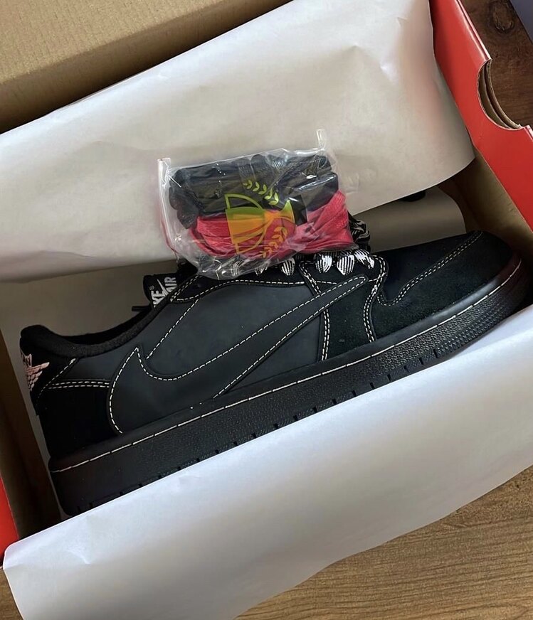 Air Jordan 1 'Travis Scott Black Phantom' 