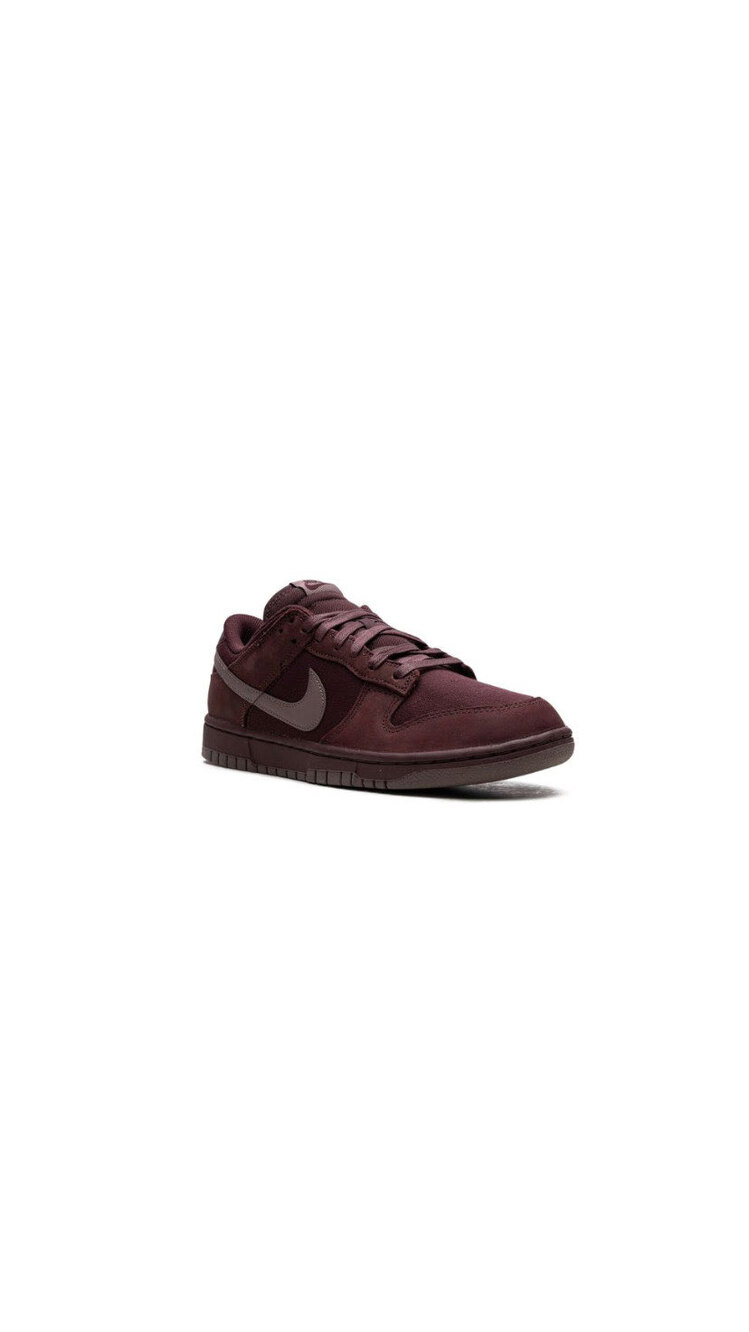 Dunk Low 'Burgundy Crush'
