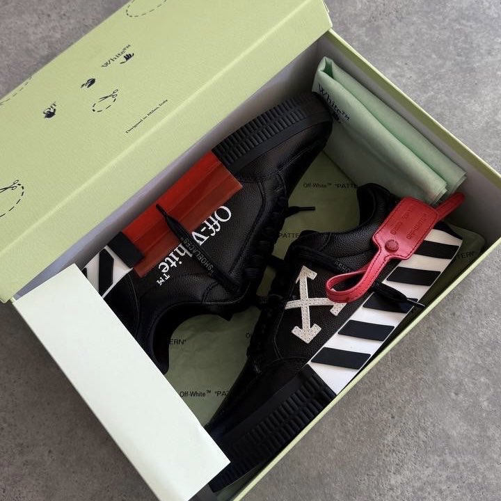 Off White Vulcanized Black 