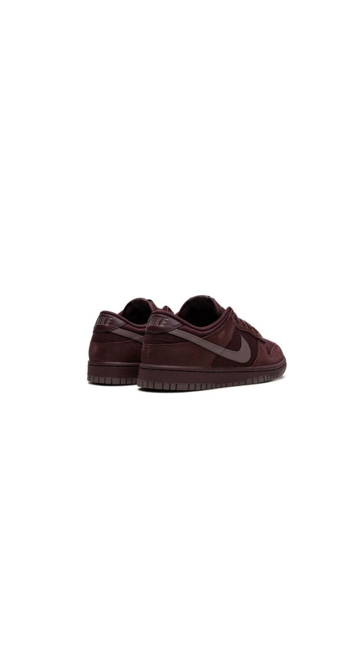 Dunk Low 'Burgundy Crush'