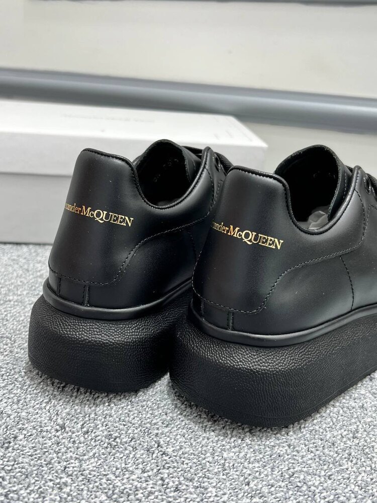 Alexander McQueen Black