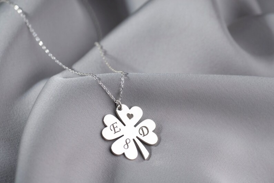 Navan 925 Ayar Gümüş Dört Yapraklı Yonca Kişiye Özel Harf Kolyesi (Gold, Silver ve Rose)